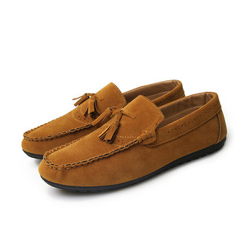 Les hommes en daim glissement d'affaires mode en plein air doux et confortables appartements occasionnels loafers