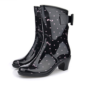 Nouvelles femmes mi-mollet en caoutchouc anti-dérapant imperméable bottes de pluie de pluie de mode slip-on Bottes